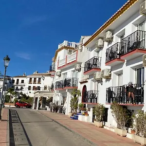 https://apartamentos-balcon-de-maro.1costadelsol.com